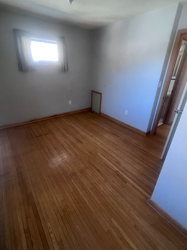 149 Morton St E - Photo 5 of 8