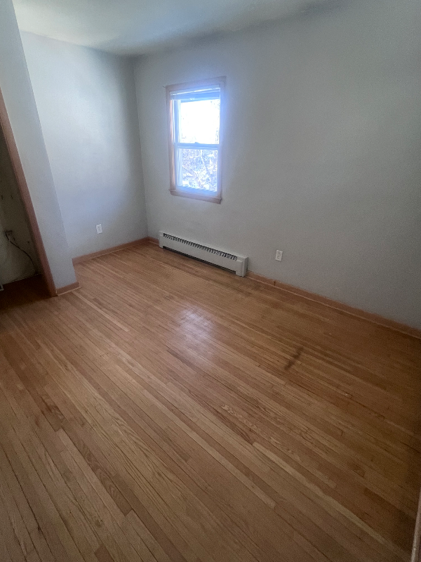 149 Morton St E - Photo 6 of 8