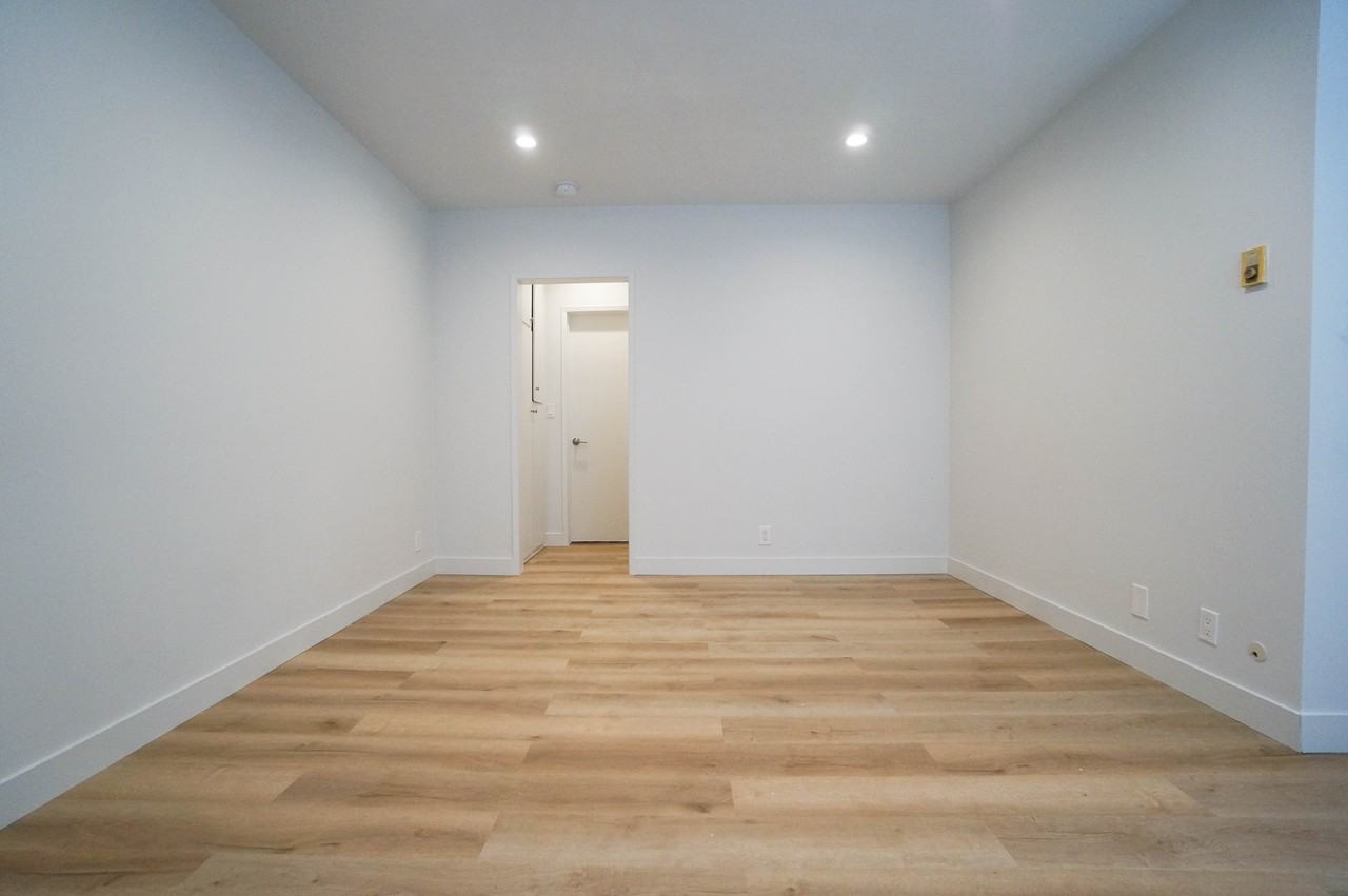 411 North La Fayette Park Place #7 - Photo 4 of 11