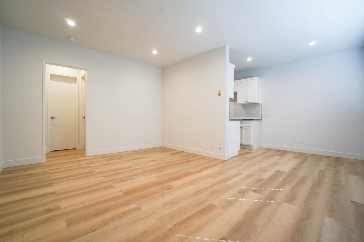 411 North La Fayette Park Place #7 - Photo 7 of 11