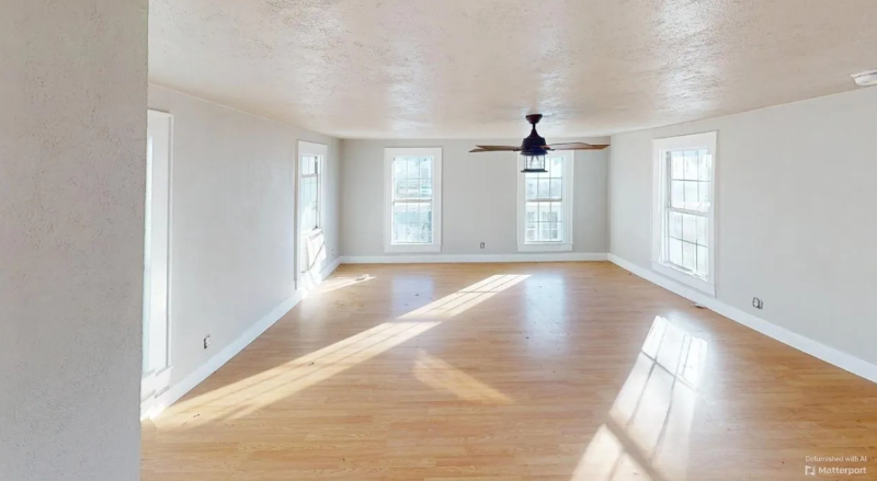 1111 1/2 W Beech Ave - Photo 2 of 4