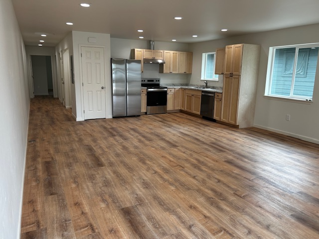 374 Harriet St - Photo 2 of 11