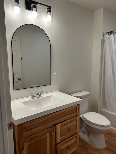 376 Harriet St - Photo 2 of 14