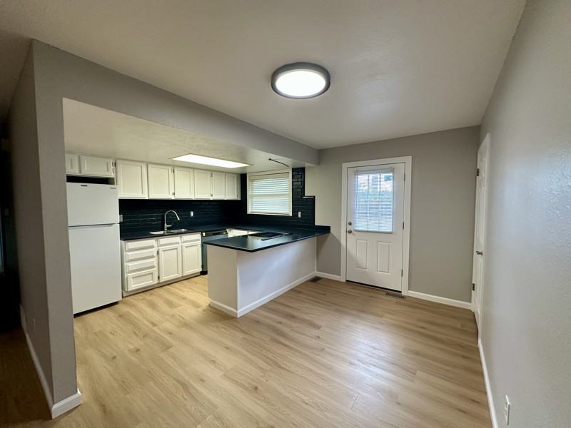 13225 Grove Way - Photo 2 of 18