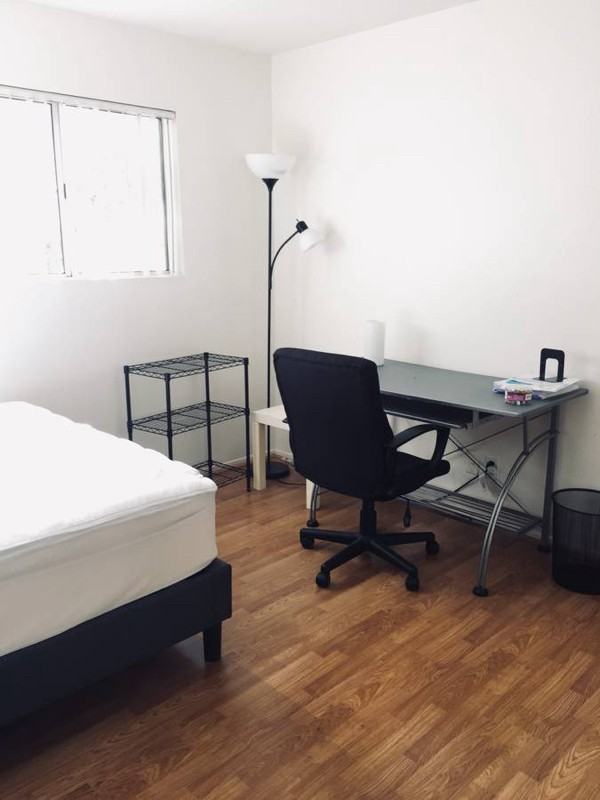 1217 20th St #202 - Photo 5 of 7