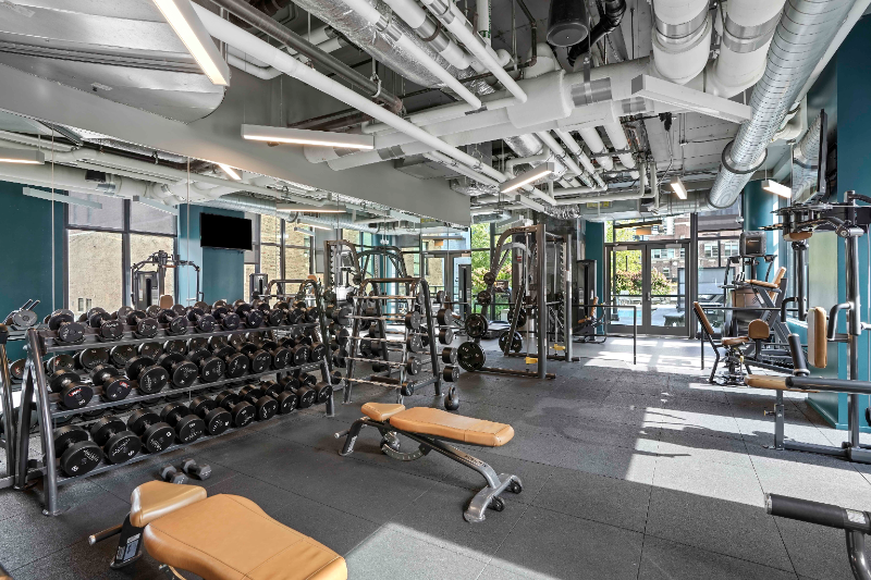 158 W Superior St - Photo 7 of 11