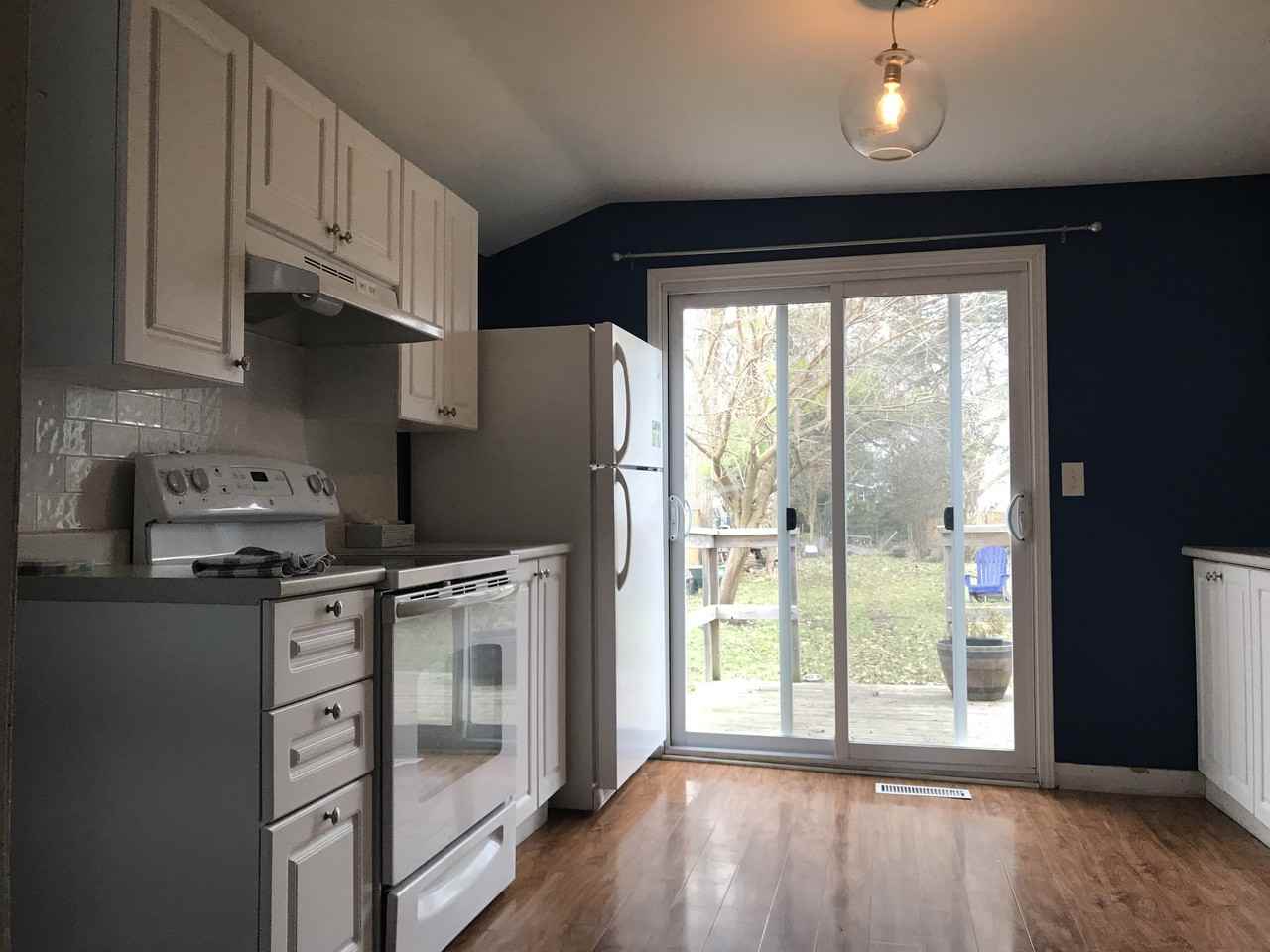 232 University Avenue West - Photo 3 of 8