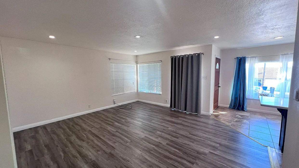 1923 E St #NA - Photo 2 of 13