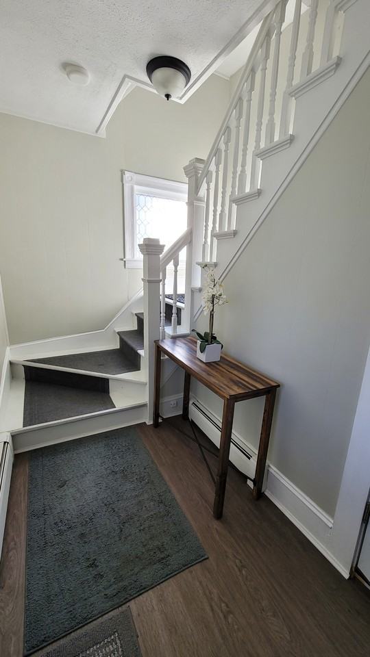 22 Wadleigh St - Photo 2 of 26