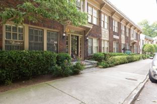 Walt & Earle - Photo 1 of 1