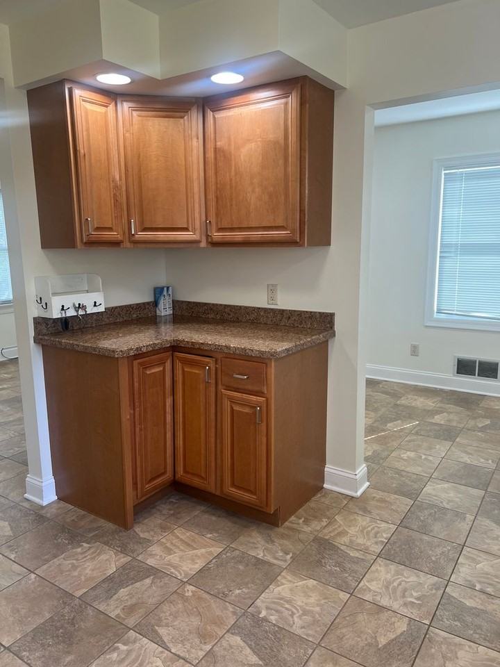 155 Lattimore Rd - Photo 5 of 22