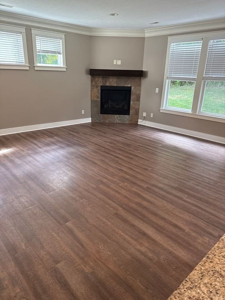 2990 Creekside Ct - Photo 3 of 13