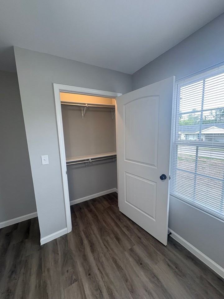 138 Lash Ln - Photo 3 of 15
