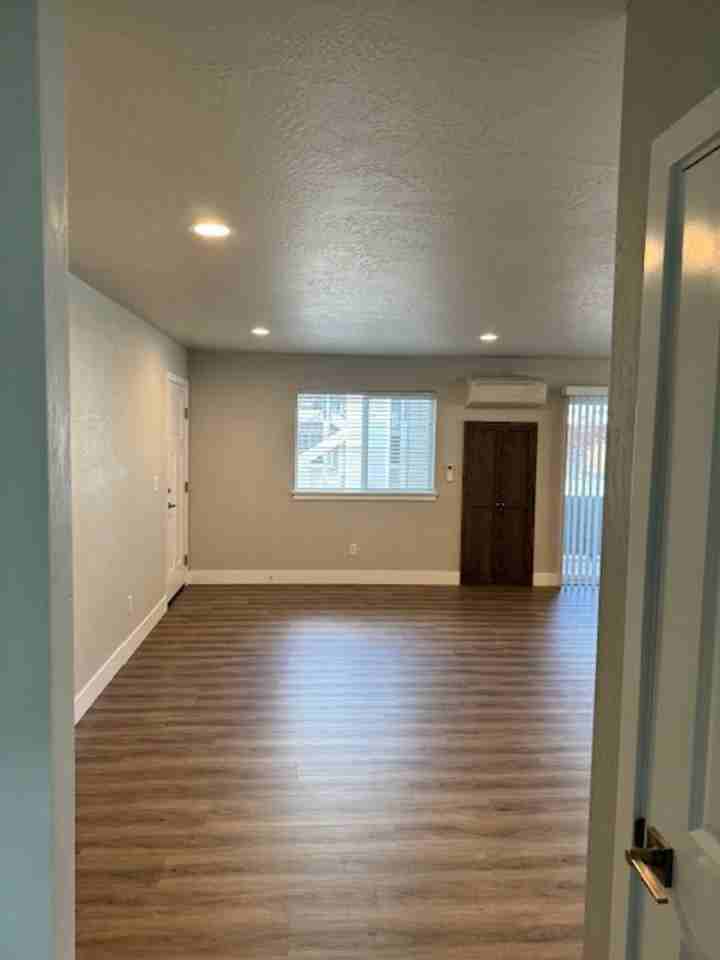 NEWER CONSTRUCTION IN TALENT; TRENTON SQUARE - Photo 5 of 39