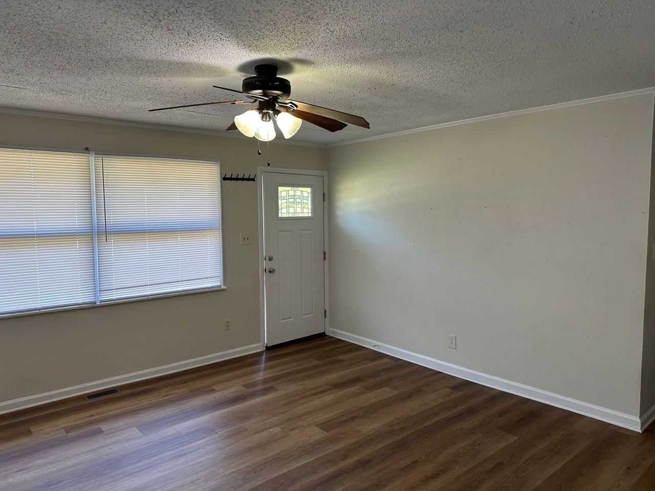 2329 Monroe St - Photo 5 of 17