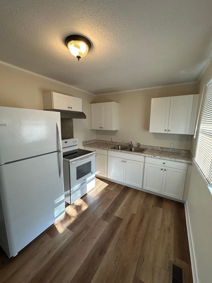 2329 Monroe St - Photo 7 of 17