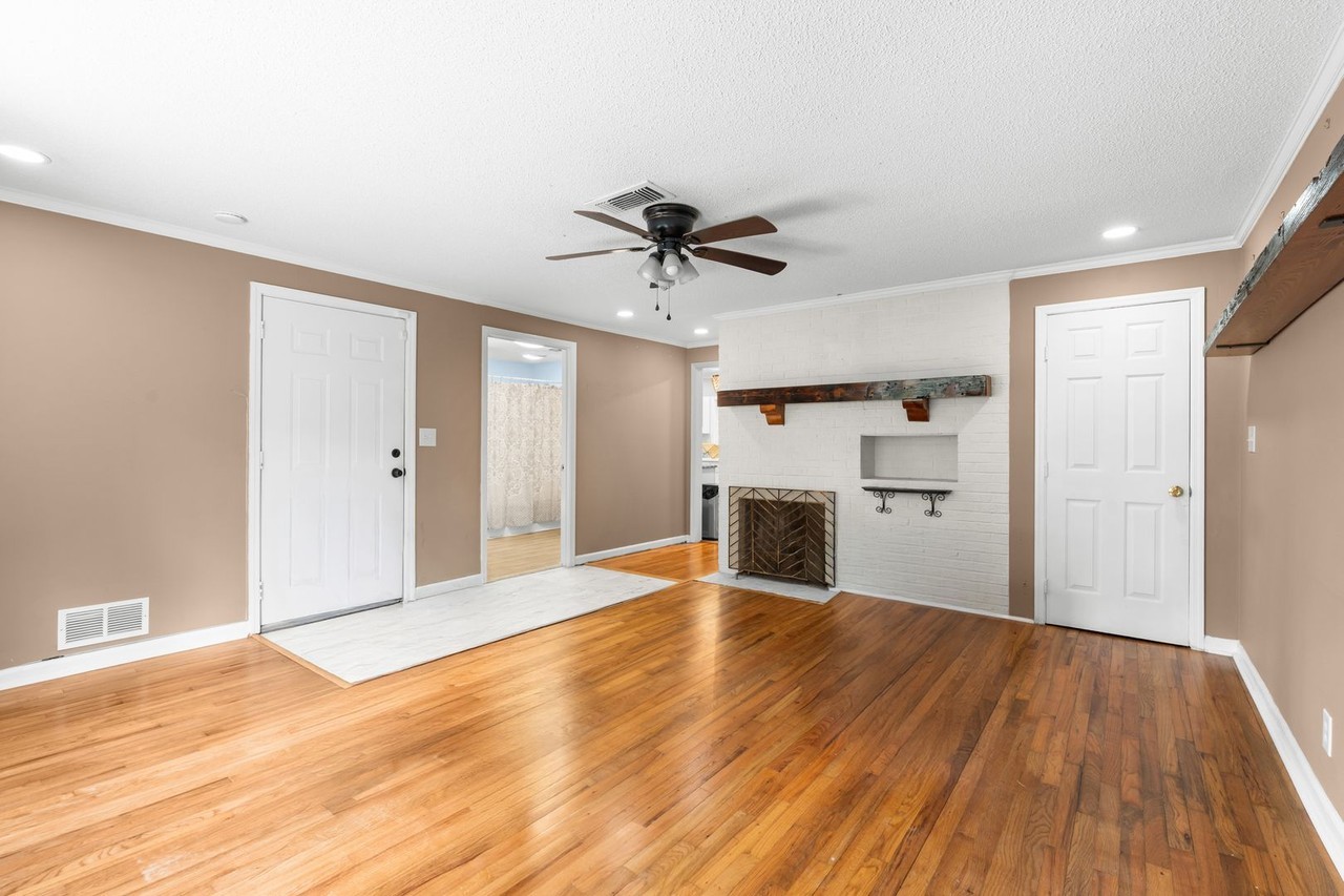 118 Lee St - Photo 4 of 19