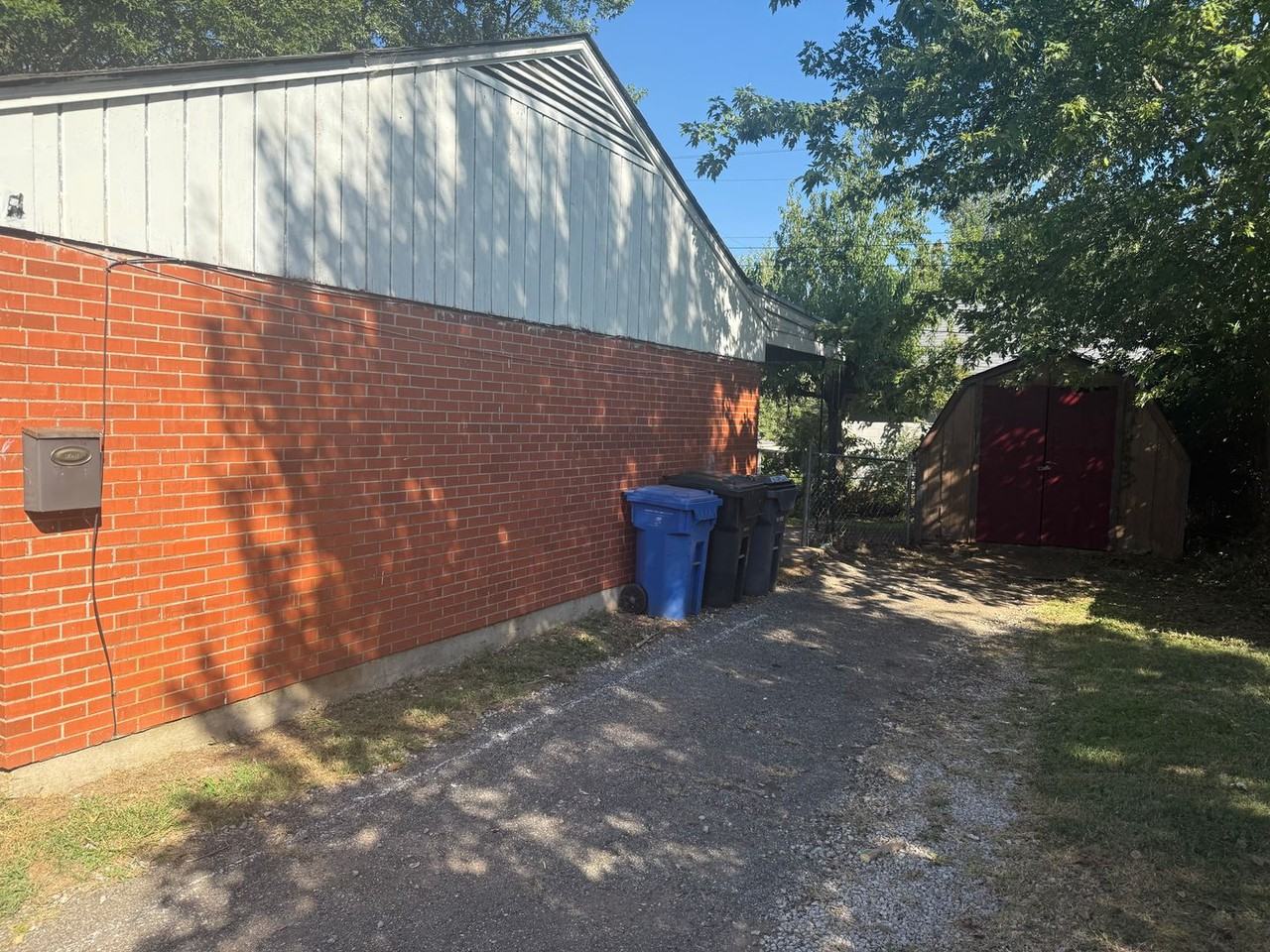 1109 Birch Dr - Photo 2 of 11