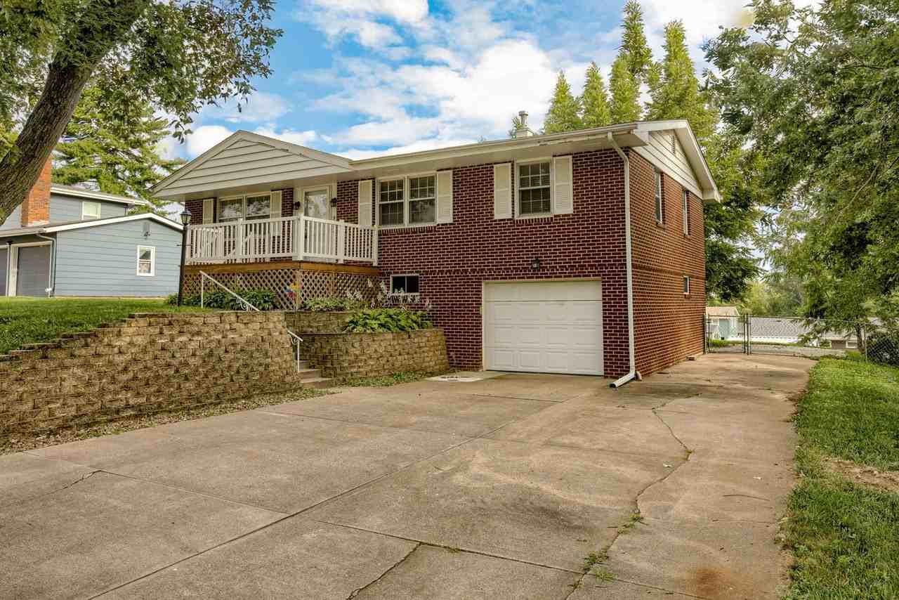 9520 Spencer St - Photo 2 of 26