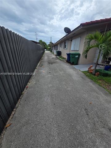 8855 Southwest 27th Street - Photo 3 of 19