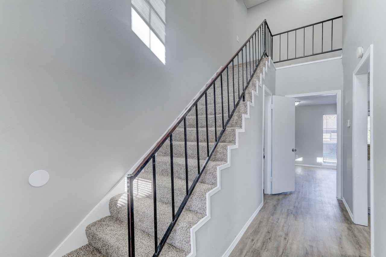 3 bed 1.5 bath duplex in Midwest City - Photo 2 of 14