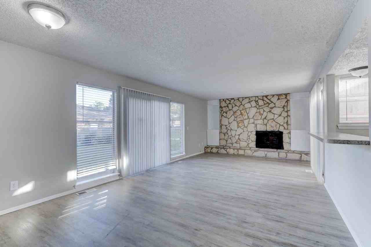 3 bed 1.5 bath duplex in Midwest City - Photo 3 of 14