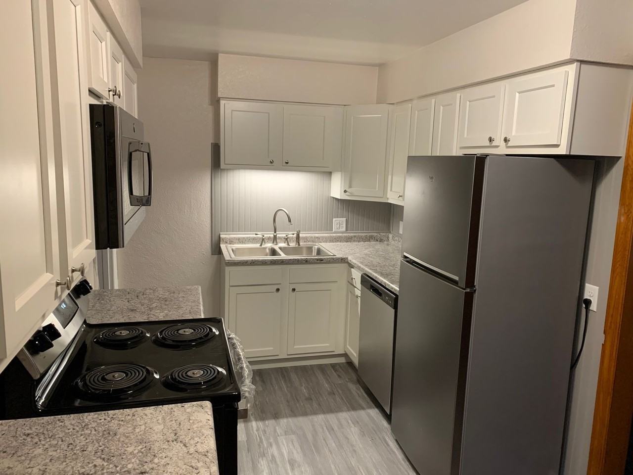 3131 Ravenwood Blvd - Photo 2 of 16