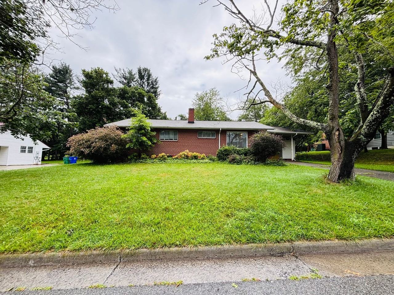 1405 Palmer Dr - Photo 2 of 18
