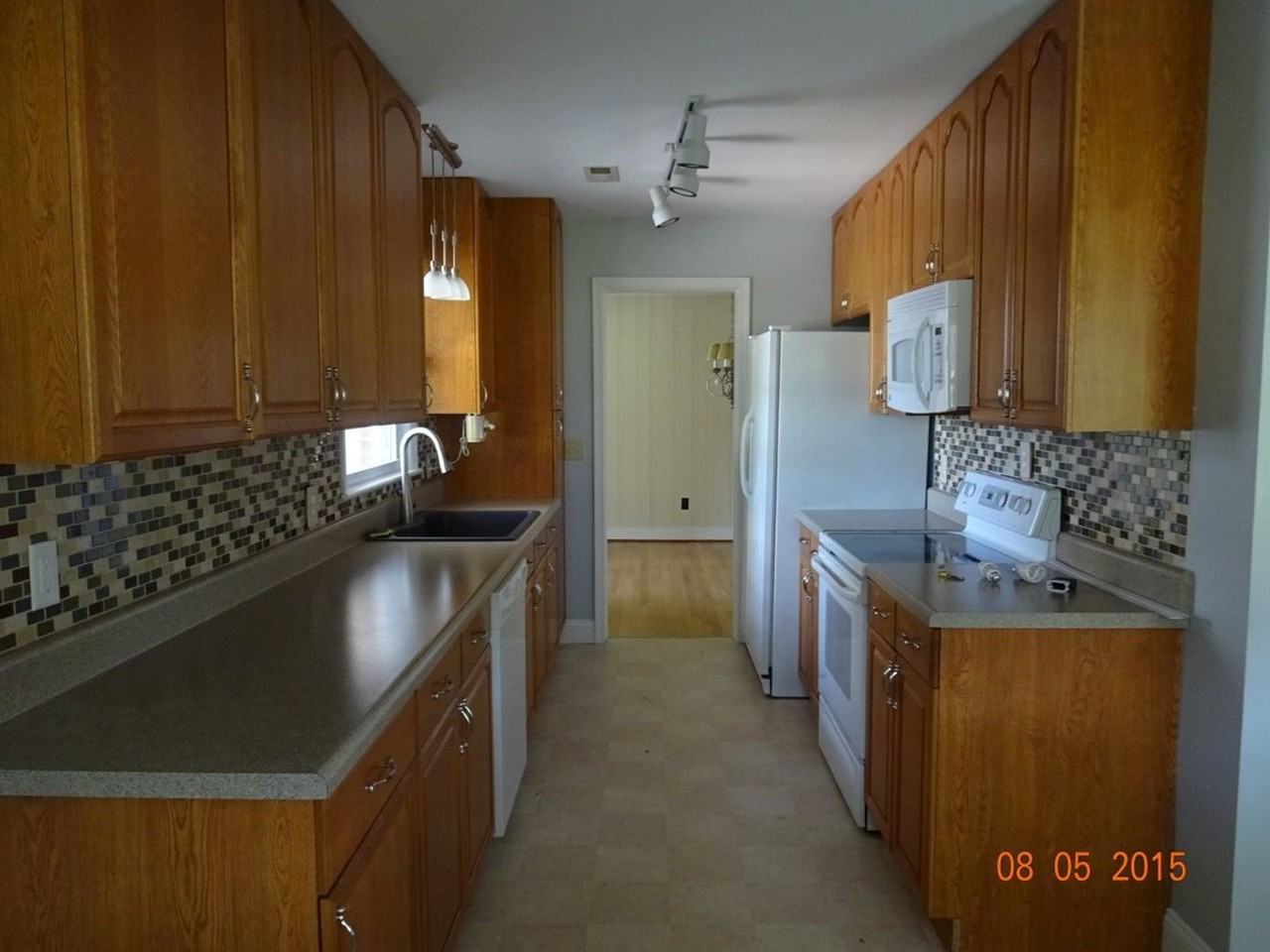 1408 Jennelle Rd - Photo 5 of 22