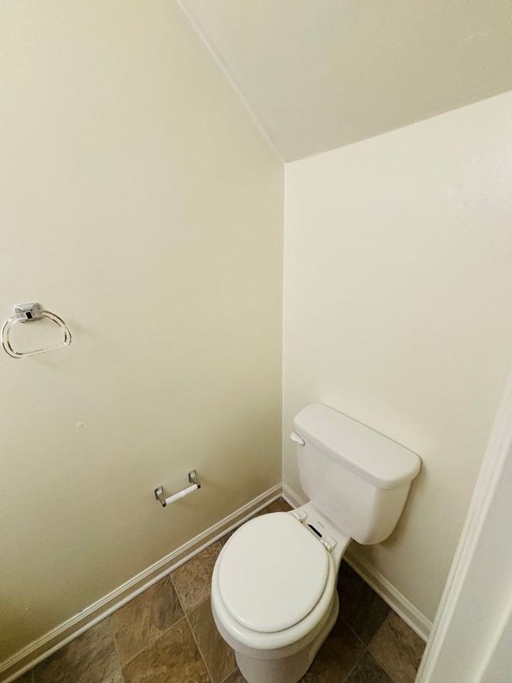 242 Janie Ln - Photo 6 of 20