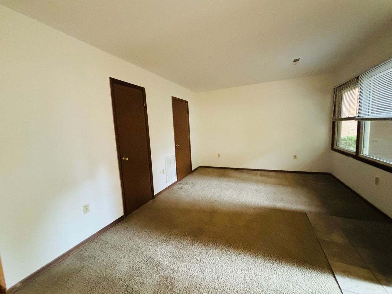 1744 Donlee Dr - Photo 4 of 14
