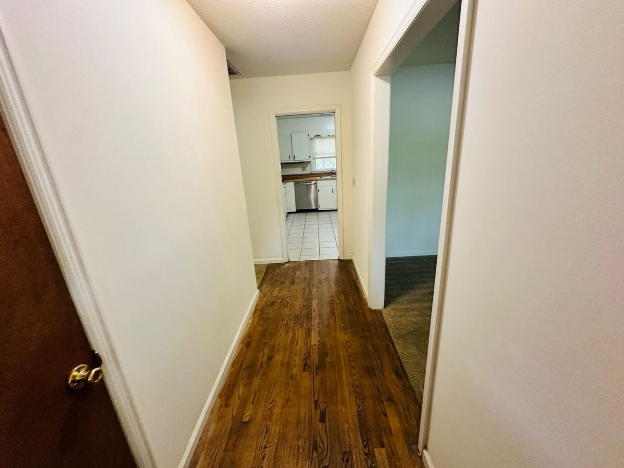 604 Kelsey Ln - Photo 5 of 31
