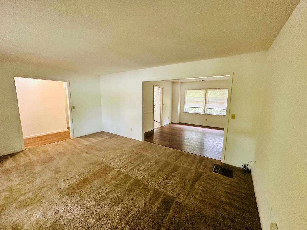 604 Kelsey Ln - Photo 7 of 31