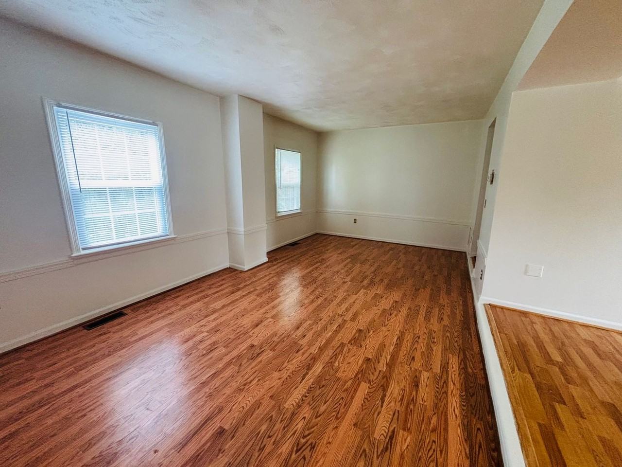 2709 Newton Ct - Photo 6 of 23