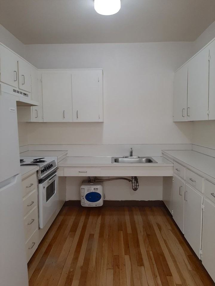 REGENT APARTMENTS (REG01) - Photo 7 of 34