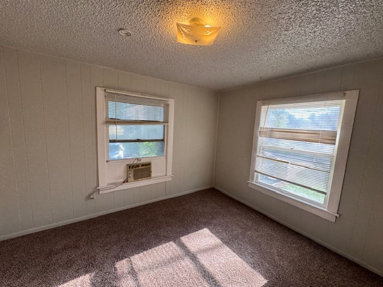 124 Southeast 38th Street #C - Photo 7 of 9