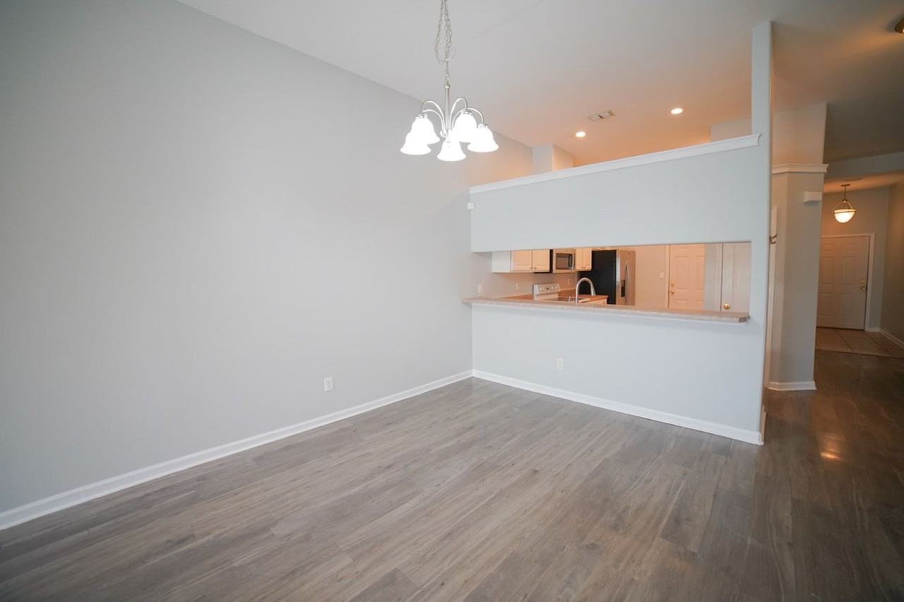 1060 Kingdom Dr - Photo 3 of 24
