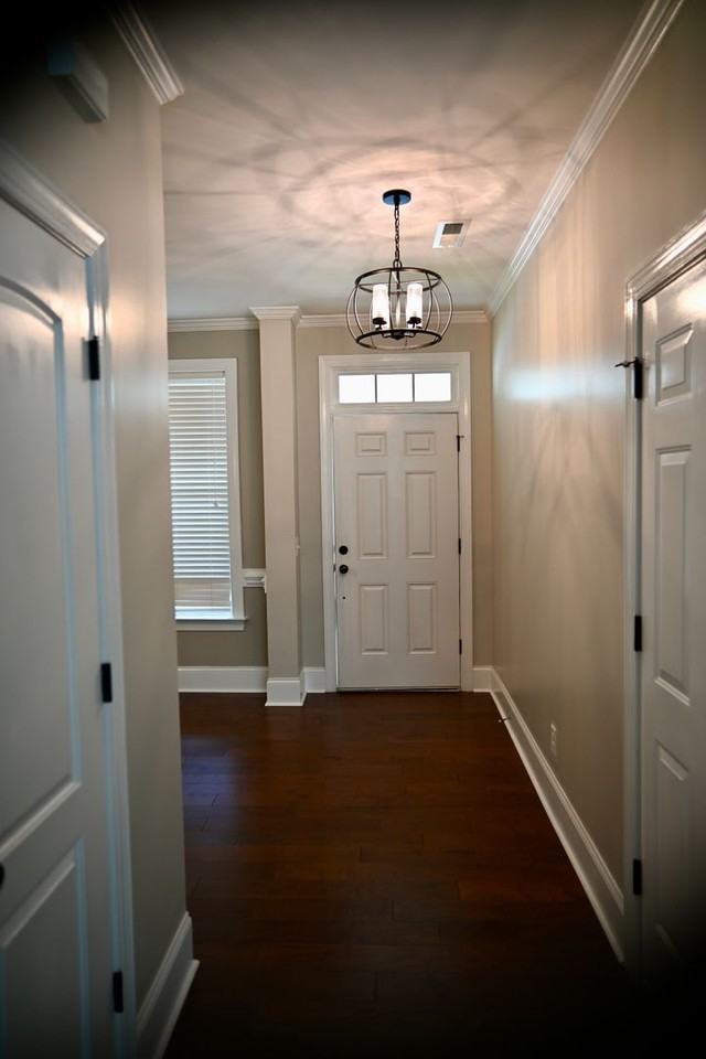 2305 Primrose Ct - Photo 2 of 23