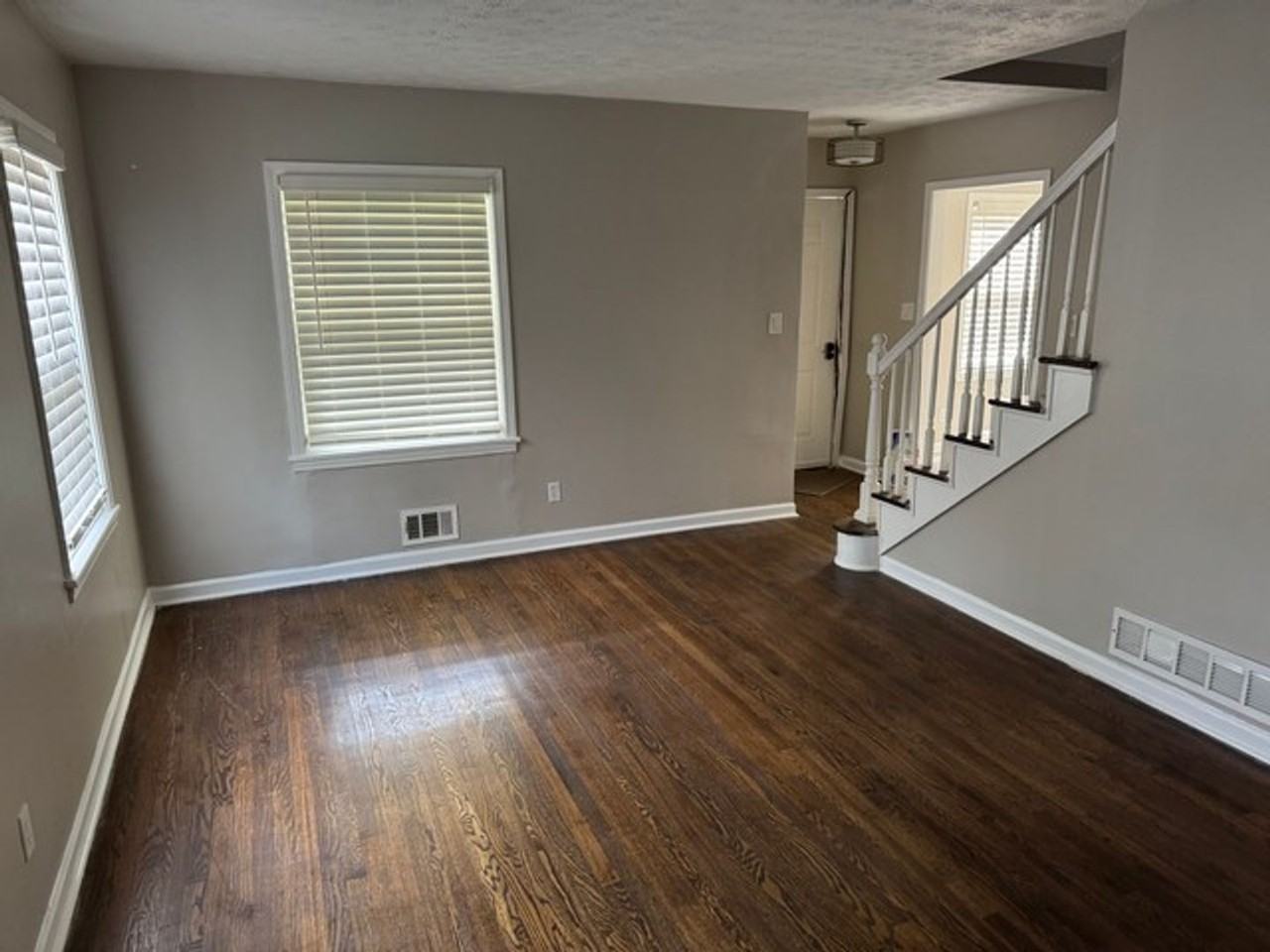1307 Lorenzo Dr Sw - Photo 2 of 18
