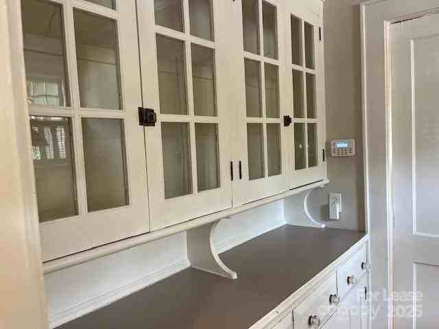 801 Hawthorne Lane - Photo 4 of 29