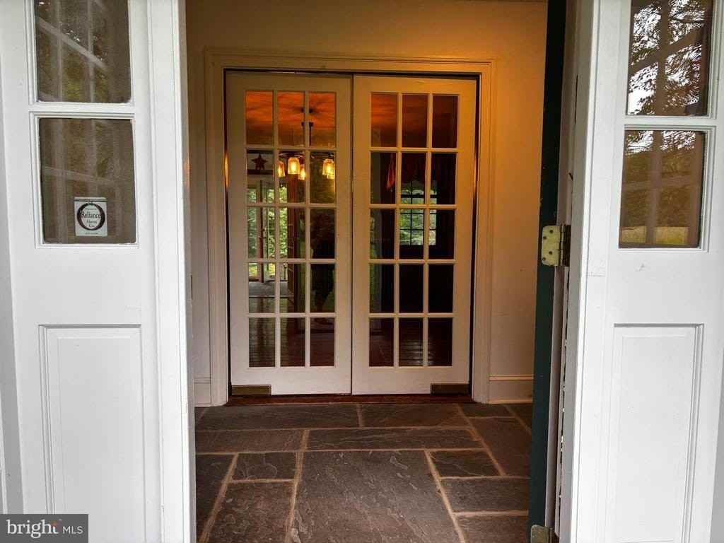 410 Wharf Road - Photo 5 of 47