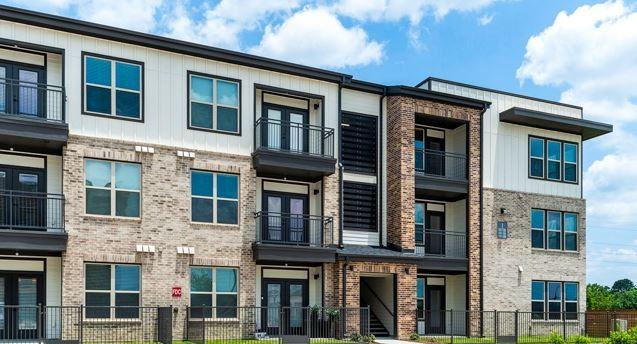 750 W Grand Pkwy S - Photo 2 of 8