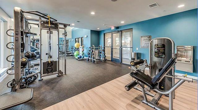 23615 Western Centre Dr - Photo 4 of 8