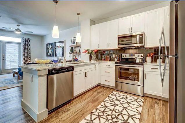 23615 Western Centre Dr - Photo 5 of 8