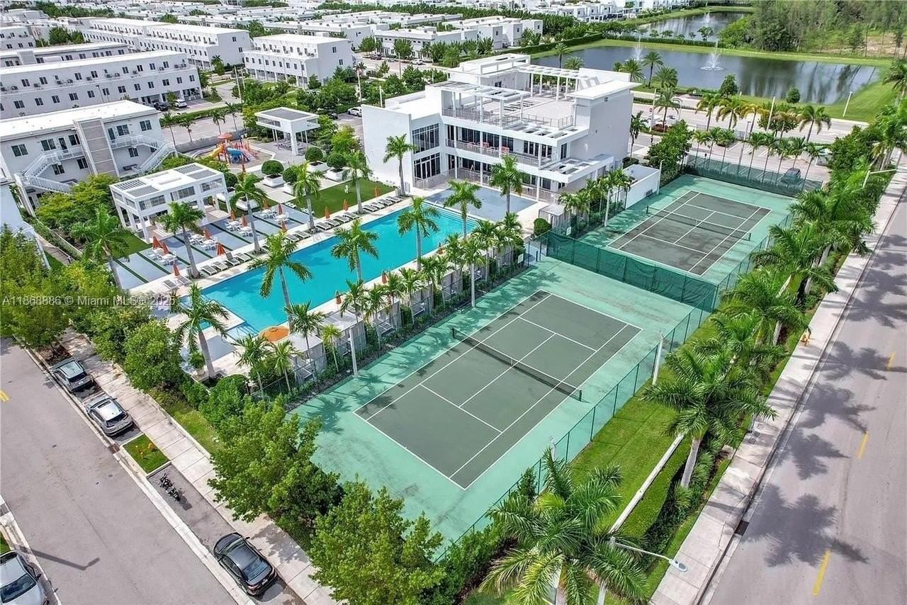 6319 Nw 105th Ct #CT - Photo 4 of 5