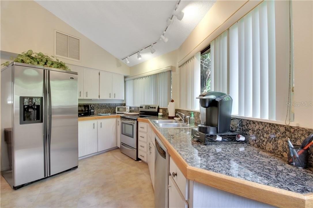 8335 Manasota Key Rd - Photo 7 of 27