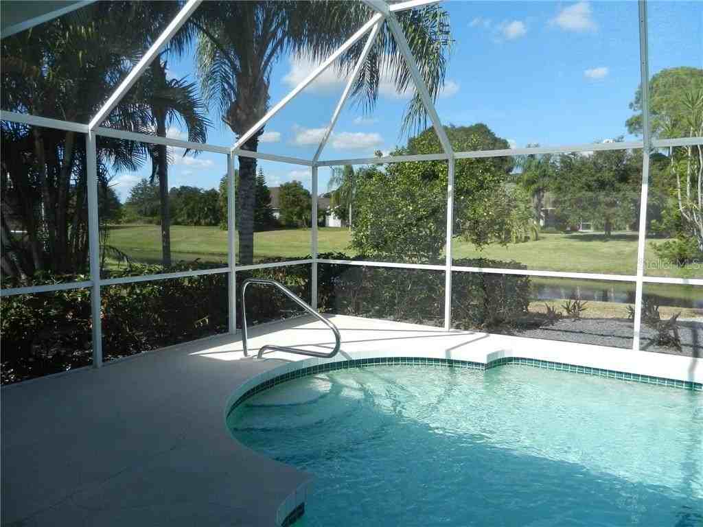 589 Rotonda Cir - Photo 2 of 25