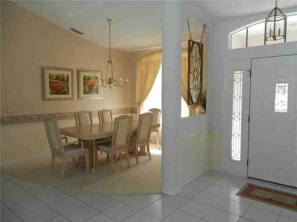 589 Rotonda Cir - Photo 5 of 25