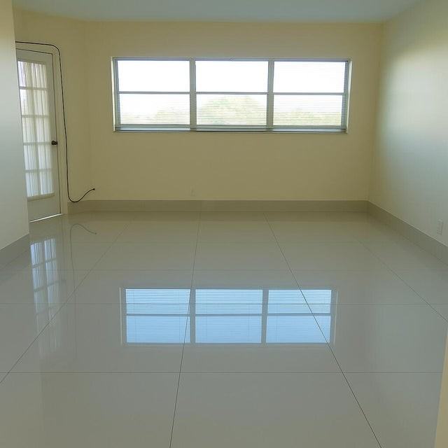 3590 Via Poinciana #510 - Photo 2 of 8
