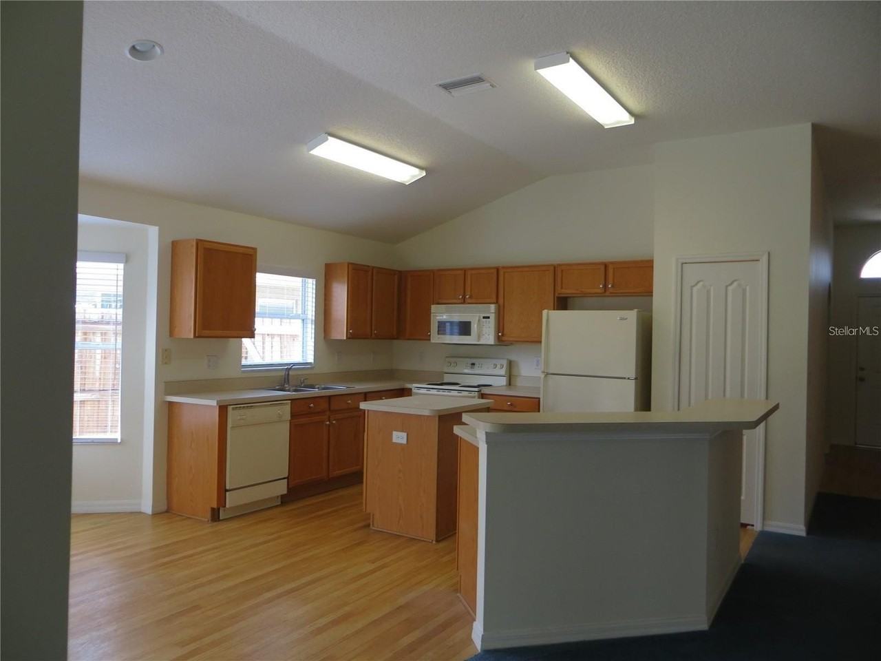 1012 Torreya Way - Photo 7 of 40